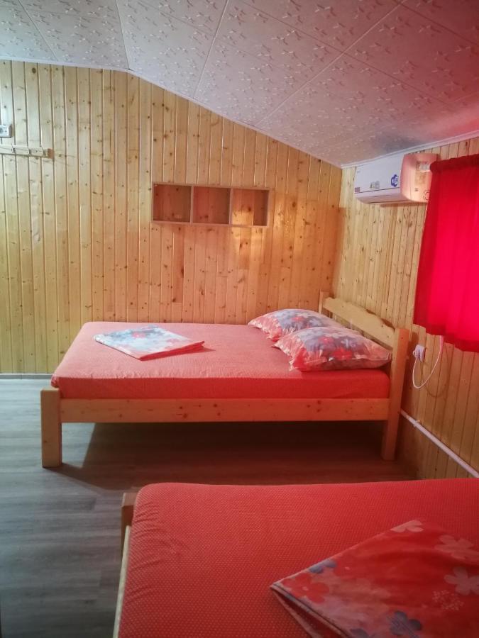 ホテル Vila Baciu トゥズラ エクステリア 写真
