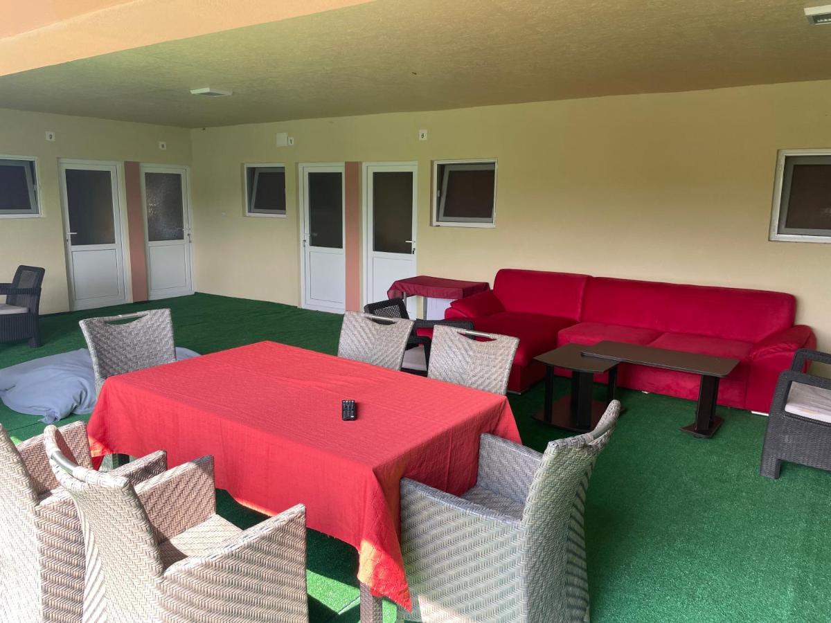 ホテル Vila Baciu トゥズラ エクステリア 写真